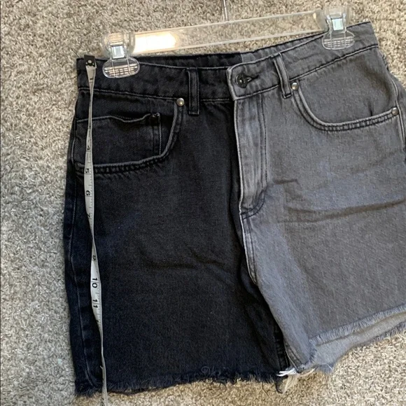 The Ragged Priest Black Gray Colorblock Jean Shorts Size Medium - Picture 5 of 10